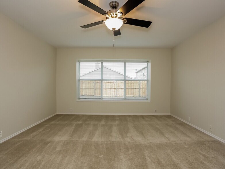 Building Photo - 2525 Tar Heel Dr