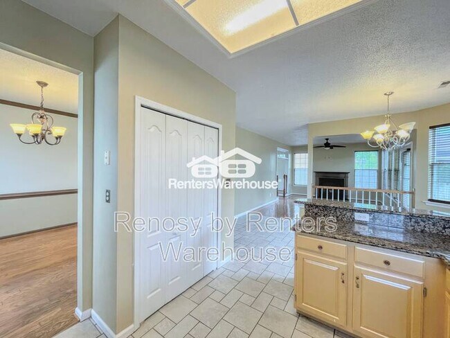 Building Photo - 601 Whisper Walk