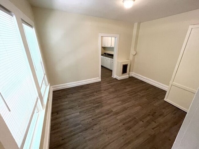 Building Photo - Duplex for rent!