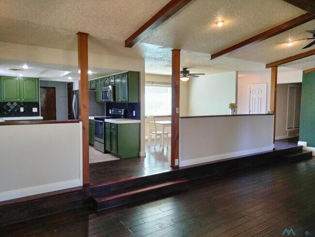 Building Photo - 1808 Arcineiga Dr