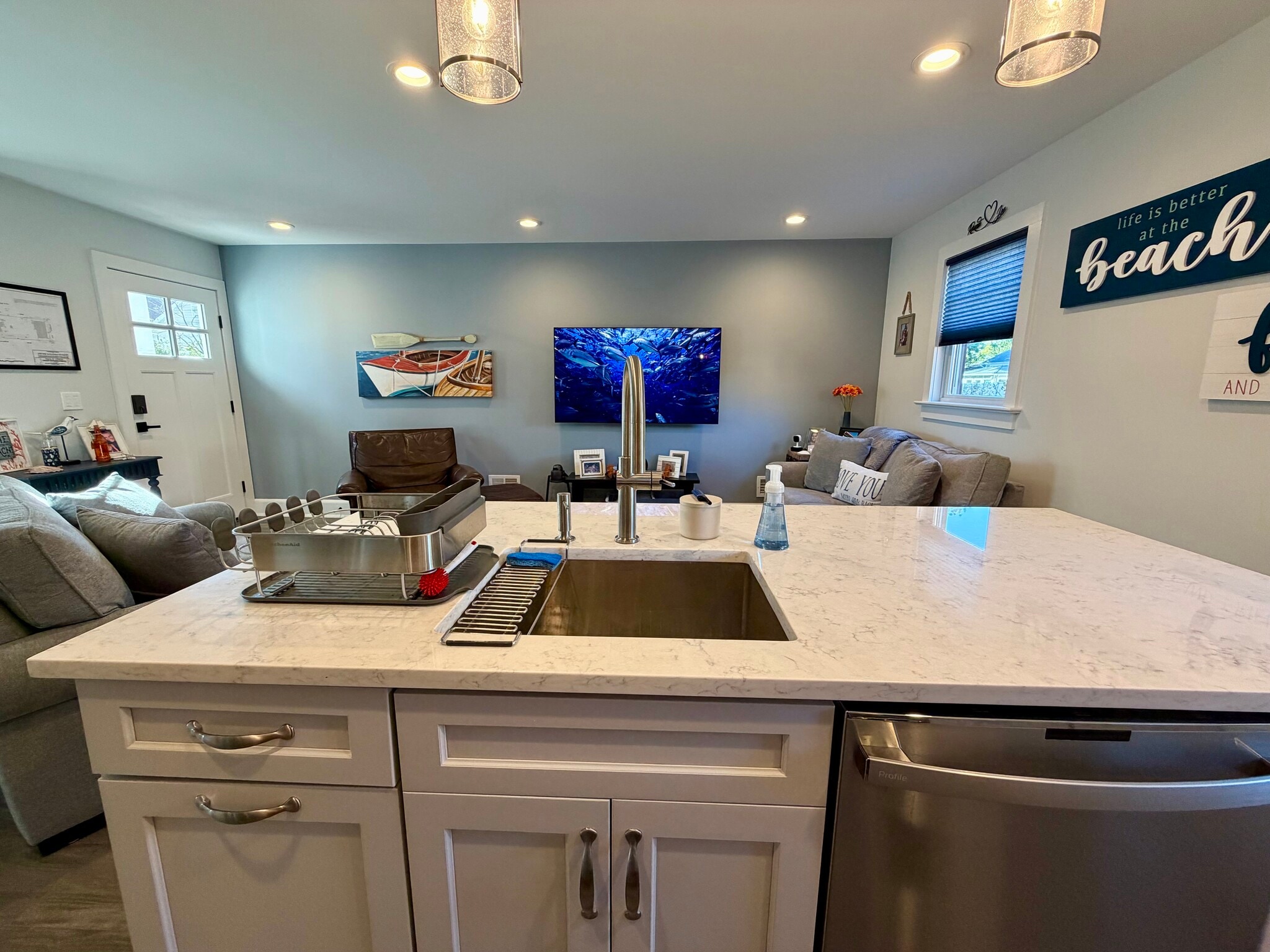 Building Photo - 502 12th Ave