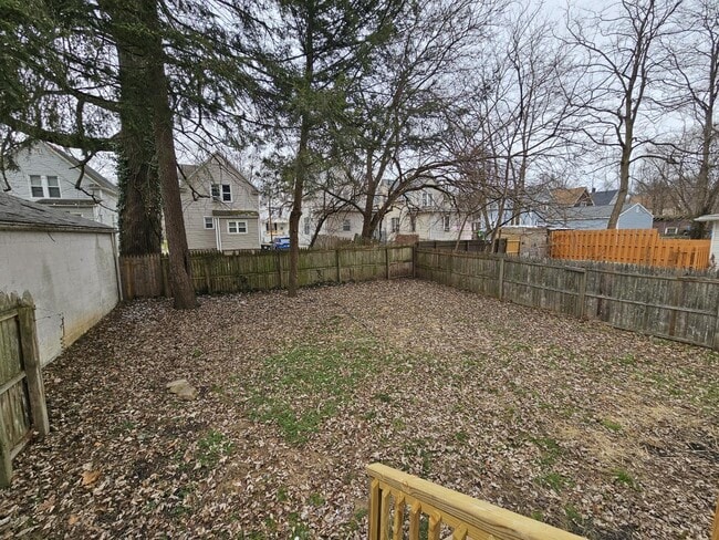 Building Photo - 442 Matthews St