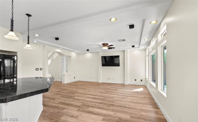 Building Photo - 5945 Lambert Bridge Ave