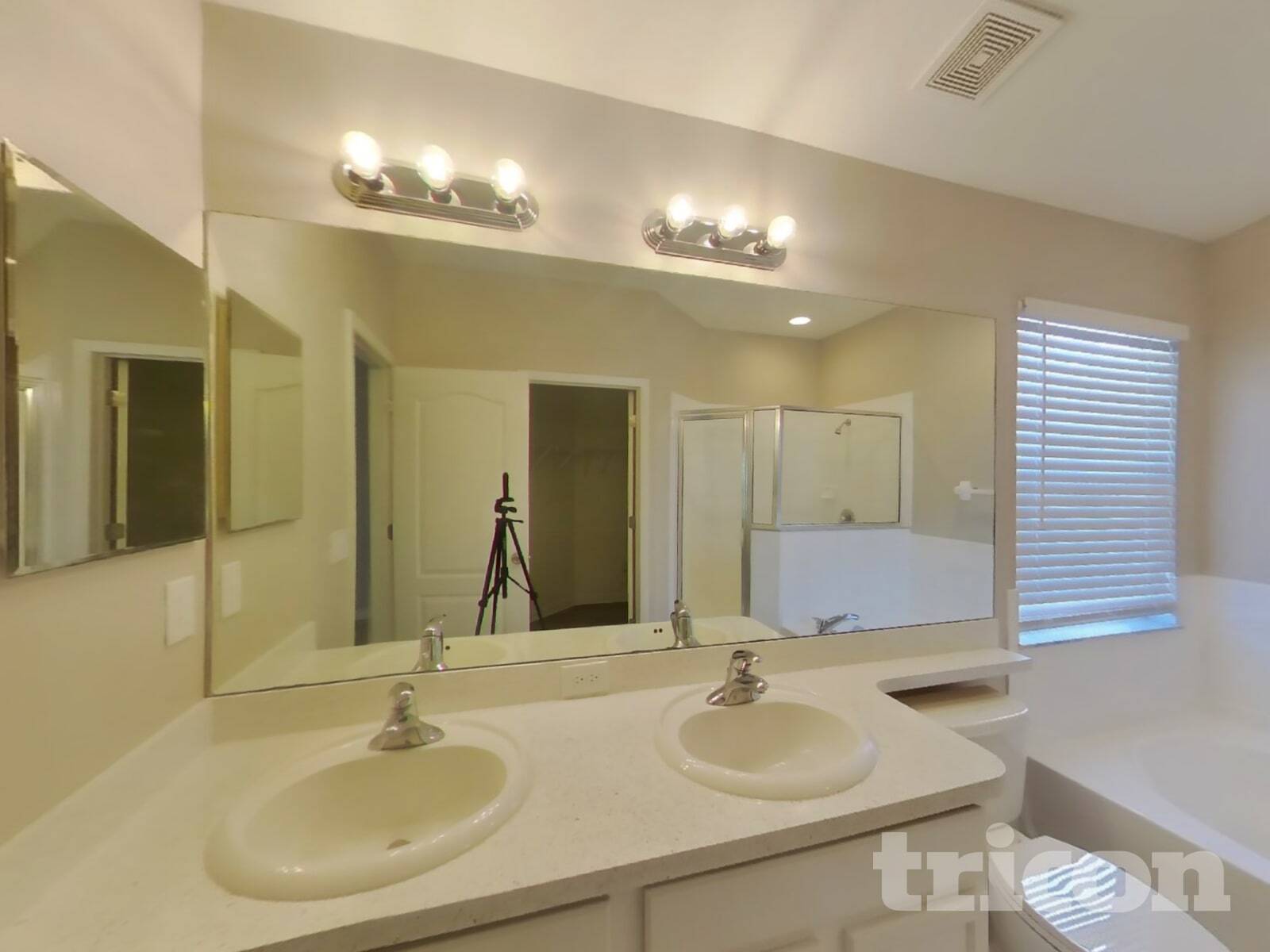 Building Photo - 1438 Delano Trent St