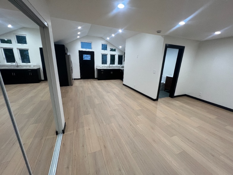 Building Photo - 1405-1405 Crenshaw Blvd