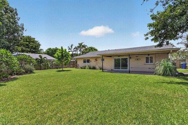 Building Photo - 6410 NW 34th Ave