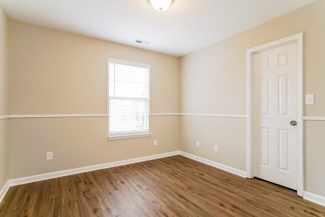 Building Photo - 4104 Taylor Oaks Dr