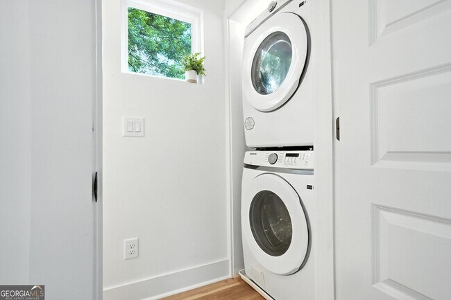 Building Photo - 1597 Glenwood Ave SE