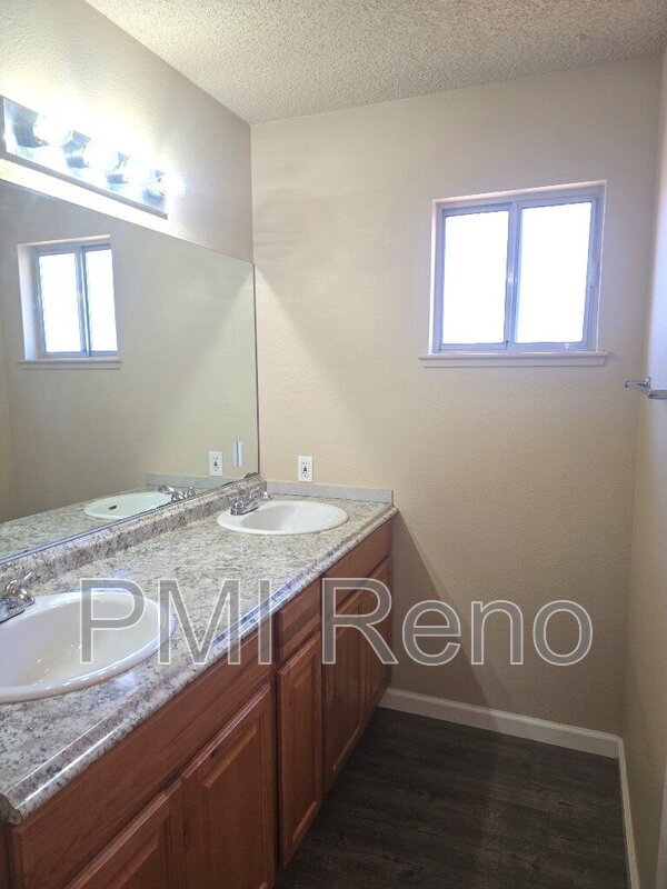 Building Photo - 4319 Pescado Way