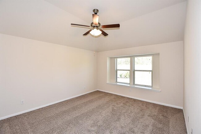 Building Photo - 23818 Willow Haven Dr