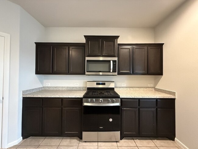 Building Photo - 10530 Ft Cibolo Trl