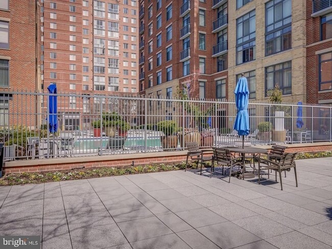 Building Photo - 520 John Carlyle St