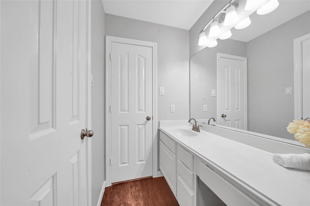 Building Photo - 5023 Deer Point Dr