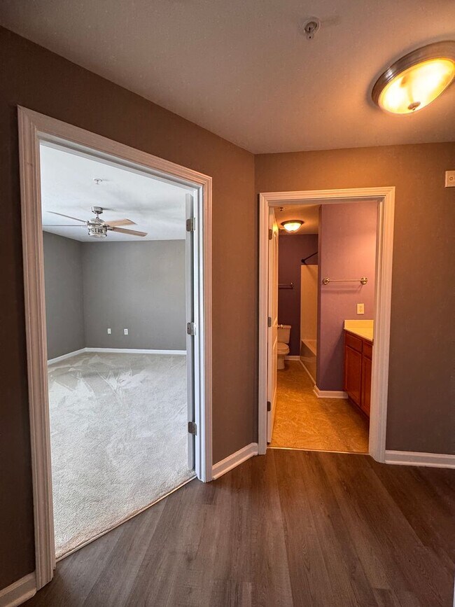 Building Photo - 2BR 2BA Condo with All Appliances Included