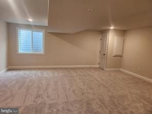 Building Photo - 328 Foxtail Ln