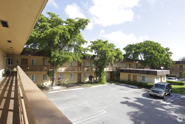 Primary Photo - Avondale Gardens Apartments