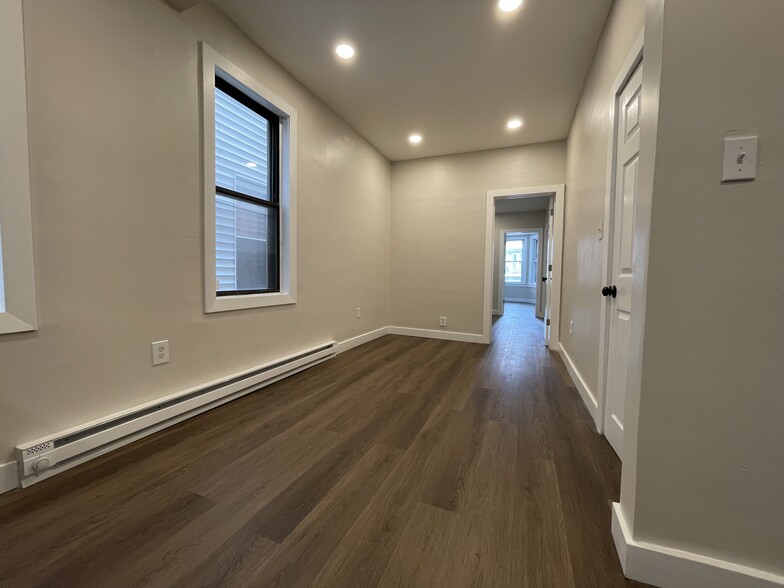 114 Neptune Ave 1R - 115 Neptune Ave