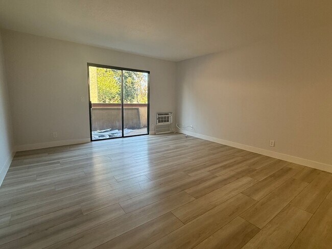 Building Photo - Upstairs Remodeled 1 Bedroom 1 Bath South San Jose Condo