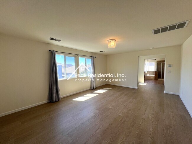 Building Photo - Spacious 4bd/3ba Elk Grove Home!