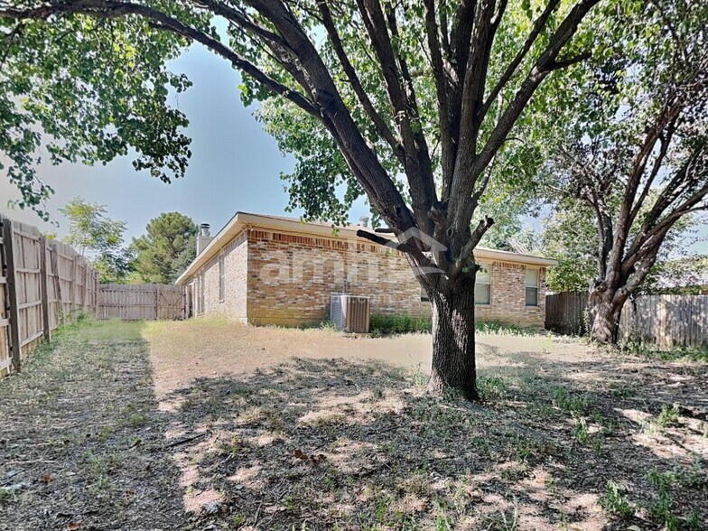 Building Photo - 10236 Westward Dr