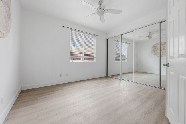 Building Photo - 46145 Via La Colorada