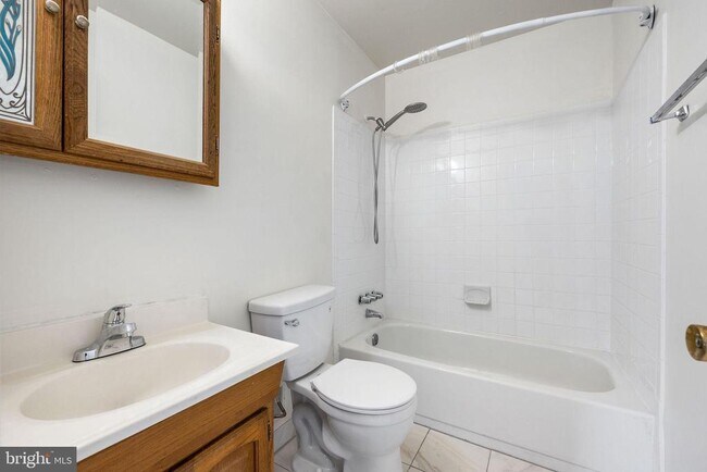 Building Photo - 4825 Nash Dr