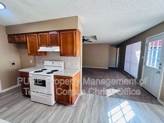 Building Photo - 862 Siskin Cir