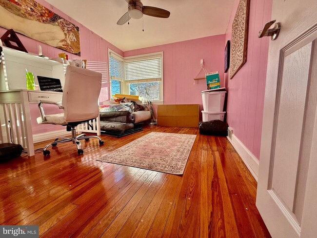 Building Photo - 4427 Terrace Ave