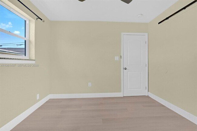 Building Photo - 369 Phippen Waiters Rd