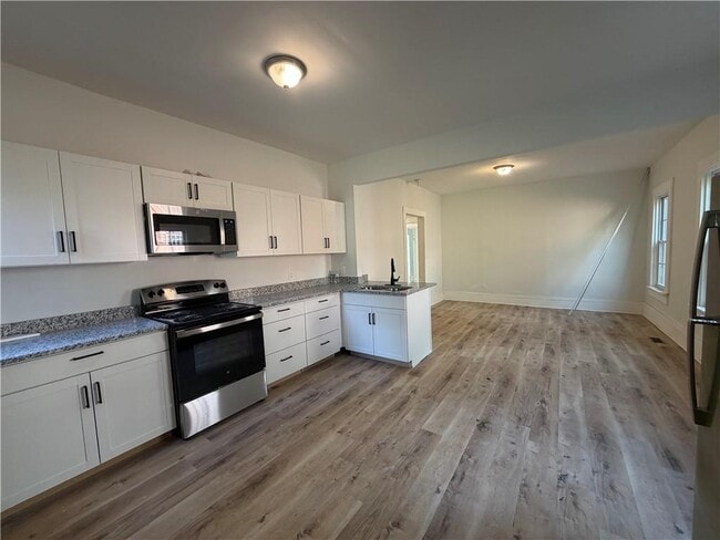 Building Photo - 1026 Inverness Ave