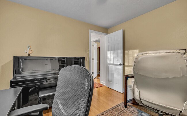 Building Photo - Hauser Lake View Home With Shop