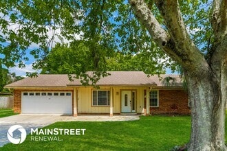Building Photo - 2412 Stonehaven Ct W