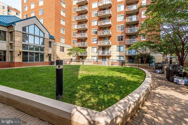 Building Photo - 3835 9th St N