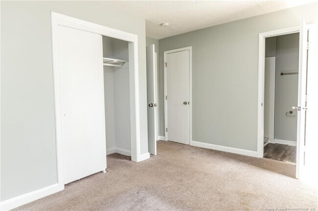 Building Photo - 331 Richmond Dr