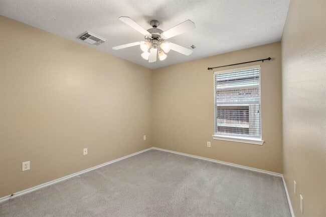 Building Photo - 5030 Birch Manor Ln
