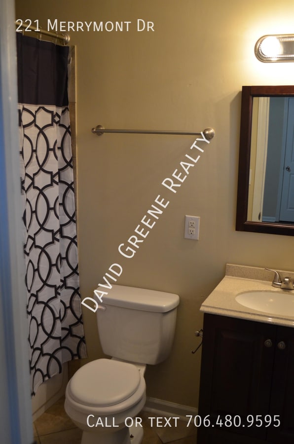 Building Photo - 221 Merrymont Dr