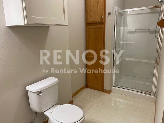 Building Photo - Available now - Spacious 2 Bedroom 2 Bath Townhome in Woodbury