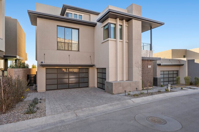 Building Photo - 577 Overlook Rim Dr