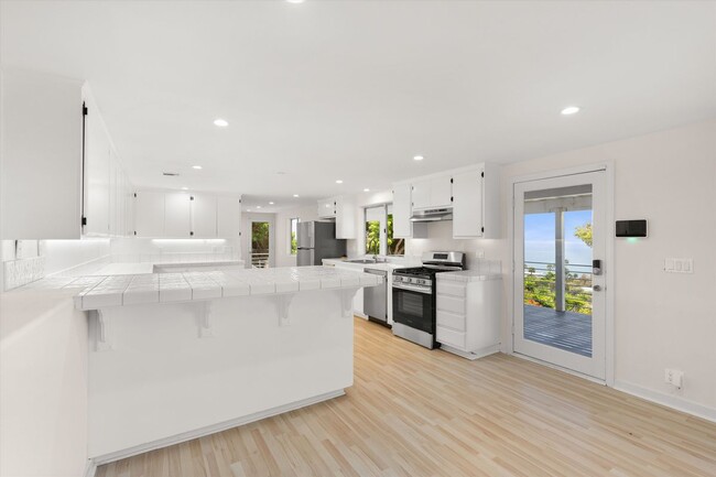 Building Photo - 4986 Puesta Del Sol