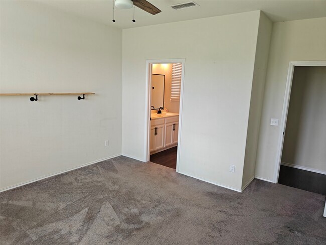 Building Photo - 1731 Gray Hawk Dr