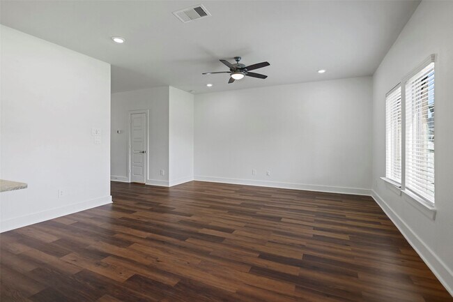 Building Photo - 10603 Whitejacket