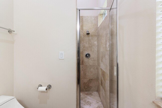 Building Photo - 3381 Lago De Talavera