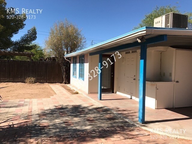 Building Photo - 625 N Desert Ave