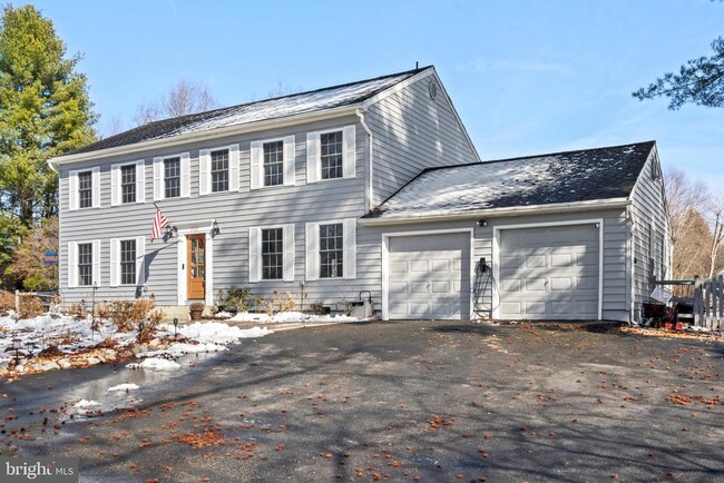 Building Photo - 10622 Runaway Ln