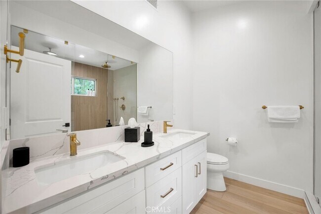 Building Photo - 937 Misty Isle Dr