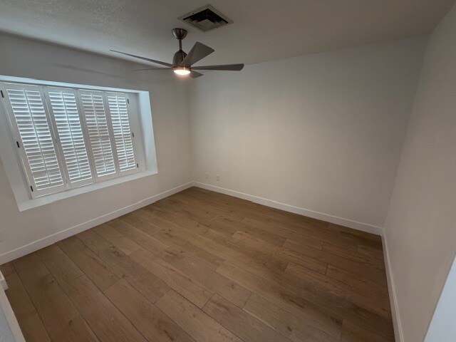 Building Photo - 1122 N 87th St