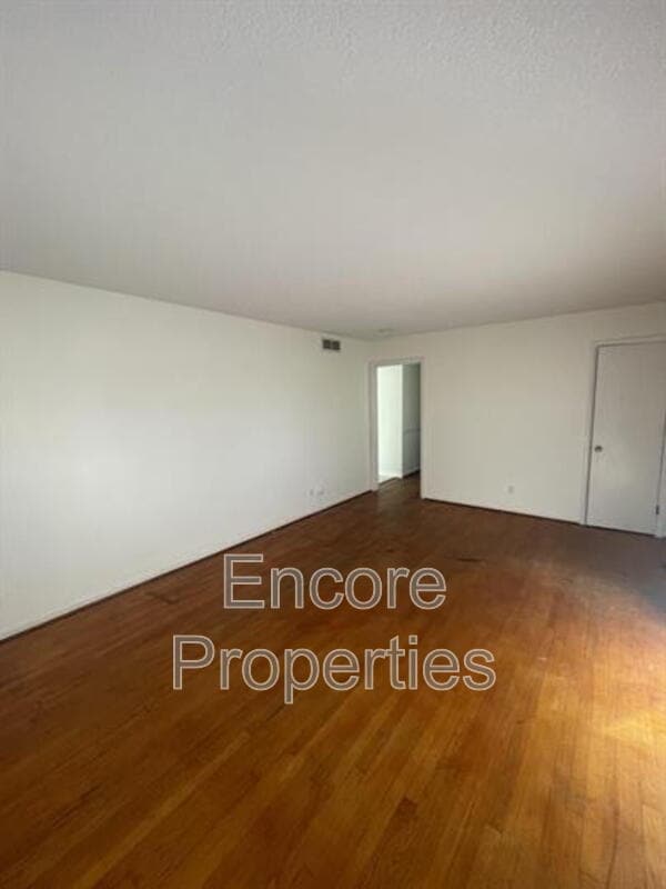 Building Photo - 1502 Larson St