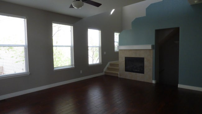 Building Photo - "Charming 3-Bed, 3-Bath Gem with 2604 Sq Ft of Comfort in Highlands Ranch!"