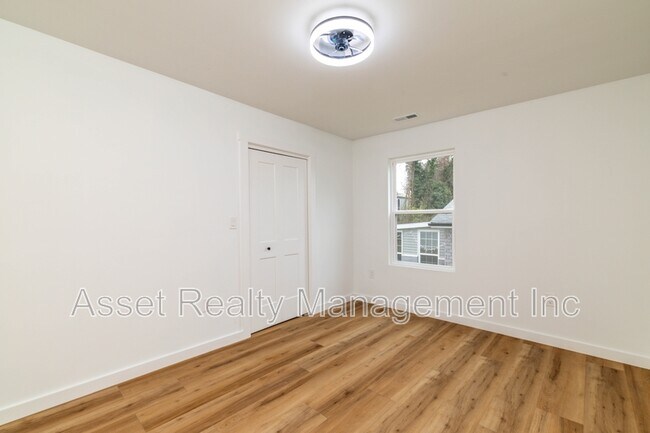 Building Photo - 3412 Ashland Ave