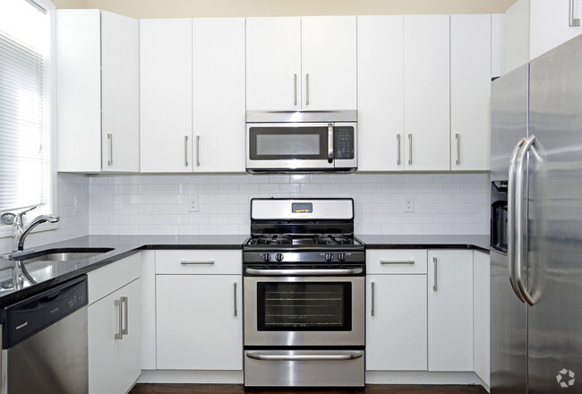 Kitchen - Georgetown Luxury Townhomes